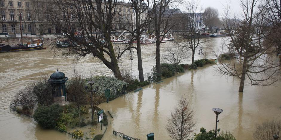 FOTOS: Se desborda río Sena en París; el Museo del Louvre cierra temporalmente