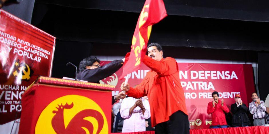 Sin oposición fuerte, Maduro registra su candidatura para reelegirse