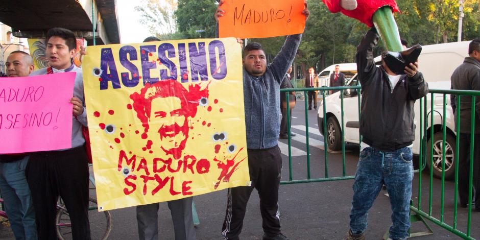 Divide consignas llegada de Nicolás Maduro a Palacio Nacional