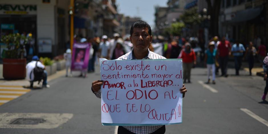 Detienen en Veracruz a 2 mandos y 17 agentes ligados a desapariciones