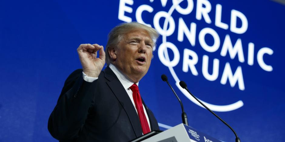 Presume Trump en Davos que su gobierno es exitoso; pide seguir invirtiendo