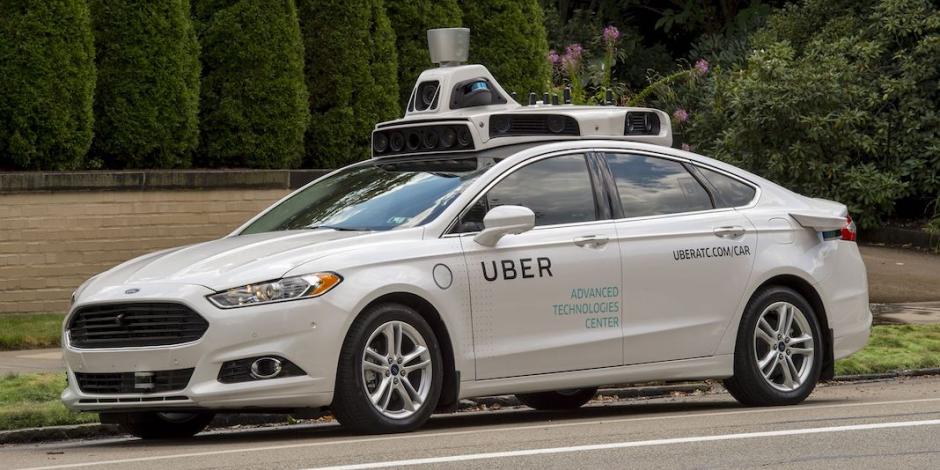 Arizona suspende pruebas de Uber en vehículos autónomos