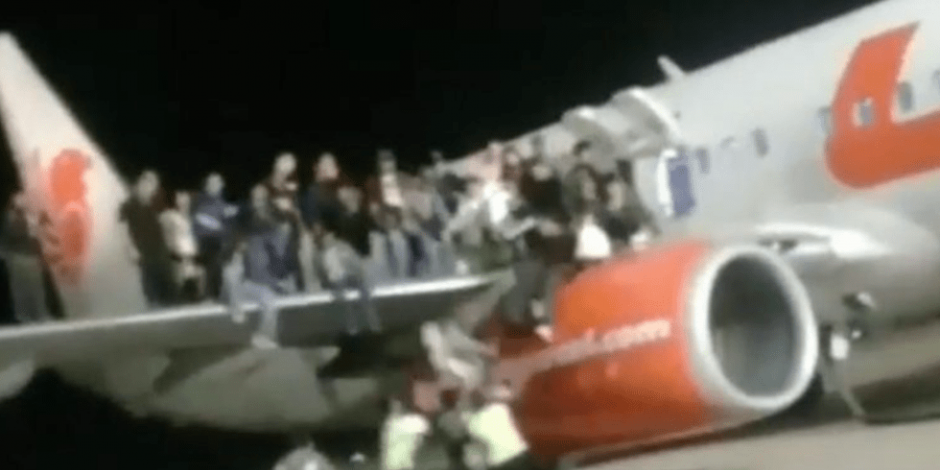 VIDEO: Broma sobre bomba en avión deja a 11 heridos