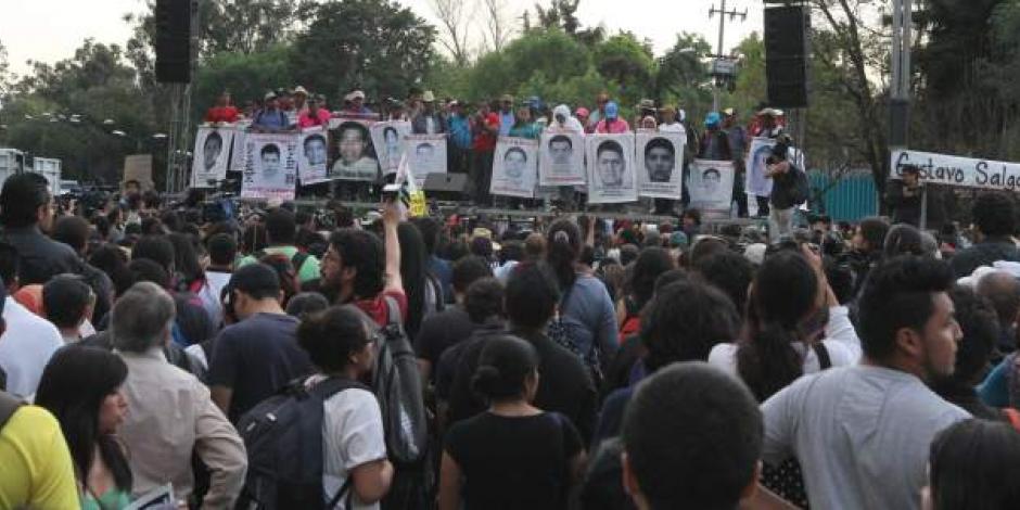 Ordena tribunal federal congelar Comisión de la Verdad de caso Iguala