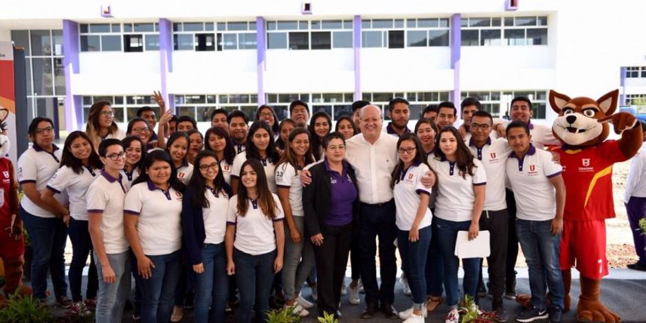 Graco destaca modelo educativo de Morelos; brinda herramientas necesaria a jóvenes, dice
