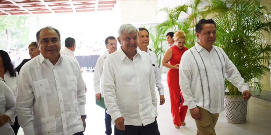 VIDEOS: López Obrador se reúne con gobernador de Guerrero