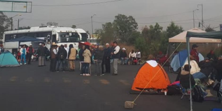 FOTOS: Suman 5 horas bloqueo en autopista Peñón-Texcoco