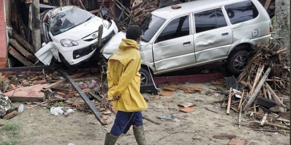 FOTOS Y VIDEOS: Tsunami deja 222 muertos en Indonesia