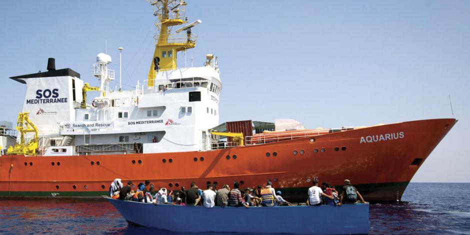 Aquarius busca puerto seguro para salvar a 141 inmigrantes