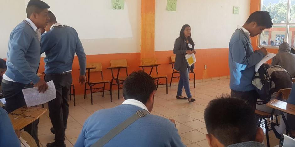 Estudiantes de medio superior de Michoacán asisten a taller sobre prevención de adicciones
