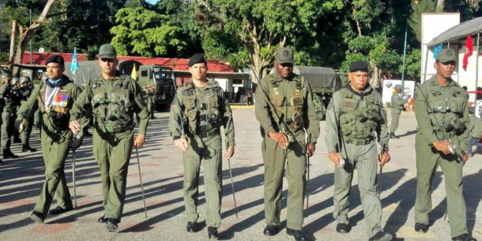 Detienen a 19 mandos militares en Venezuela por conspirar contra Maduro