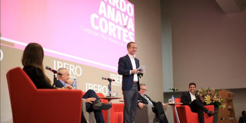 En la Ibero, Anaya reitera que no va a declinar