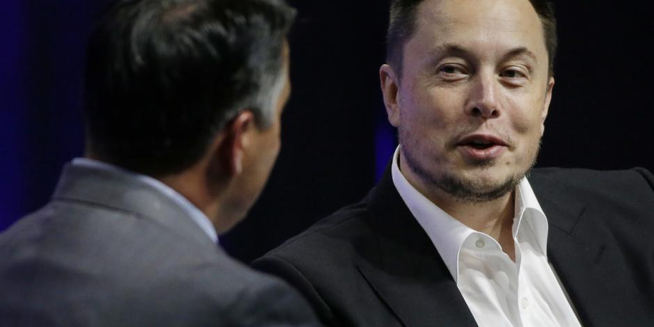 Elon Musk renuncia como presidente de Tesla