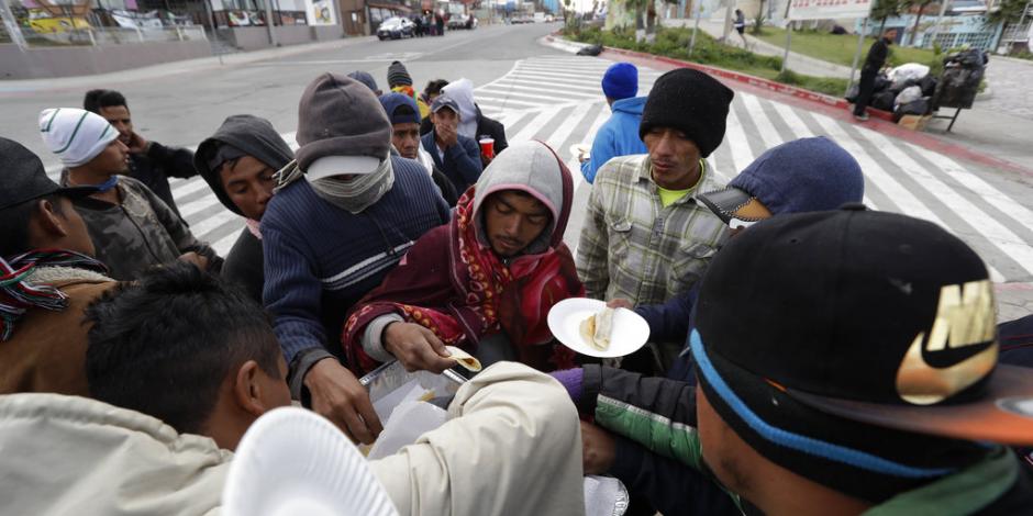 Reciben 546 migrantes primer pago del programa "Estás en tu Casa"