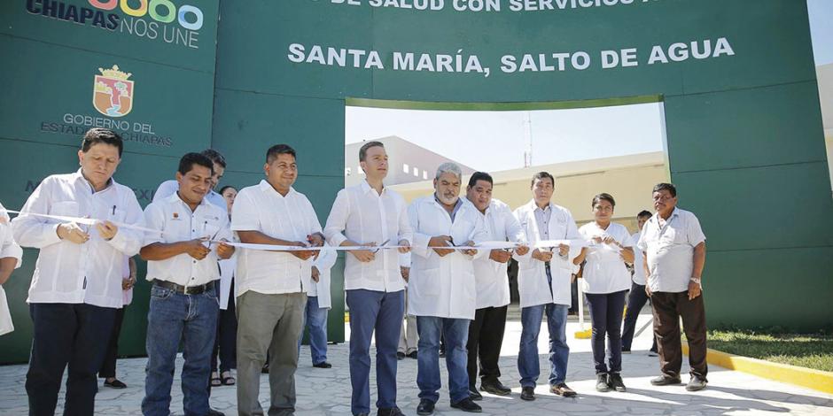 Inaugura Velasco centro de salud
