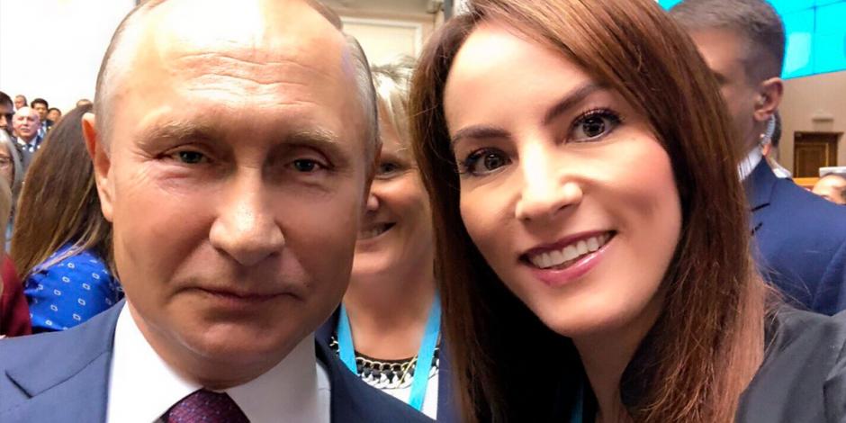 Gabriela Cuevas, diputada de Morena, se toma selfie con Vladimir Putin