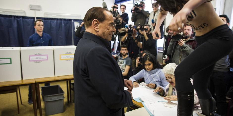 Protesta en topless en contra del italiano Sivio Berlusconi