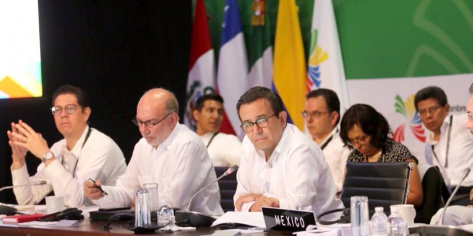 México pide a EU frenar hostilidades en negociación del TLCAN