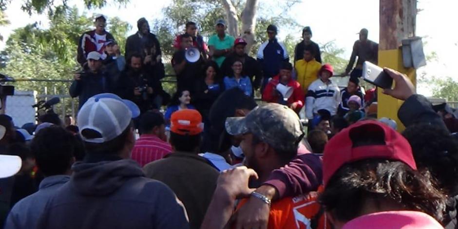 Instalan módulo de atención a migrantes dentro de refugio en Tijuana