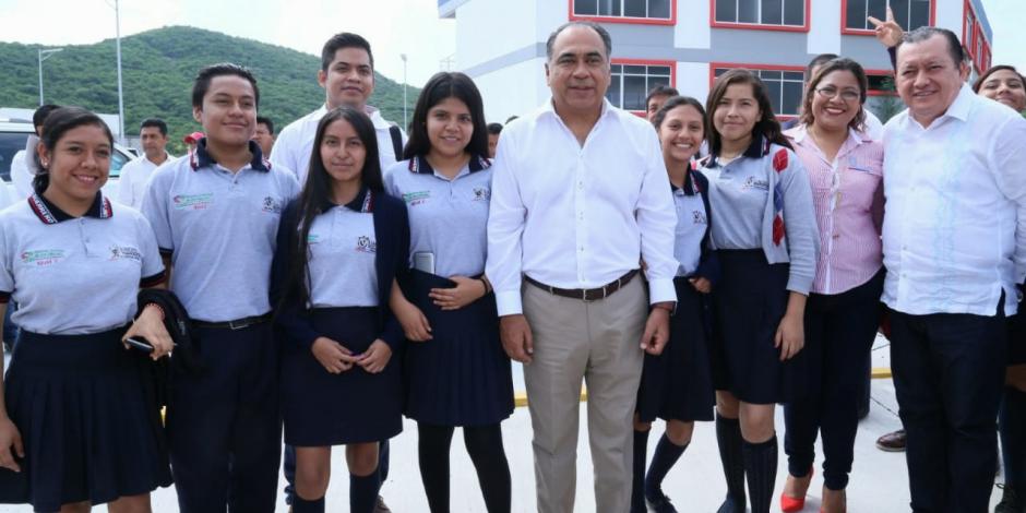 Universidad de Guerrero, aliada del gobierno en la educación de jóvenes: Astudillo