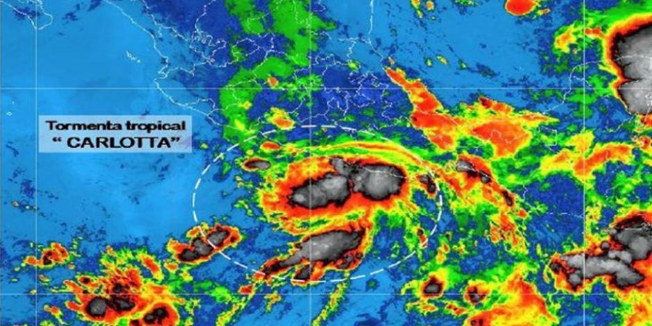 Tormenta tropical Carlotta se mantiene frente a costas de Guerrero
