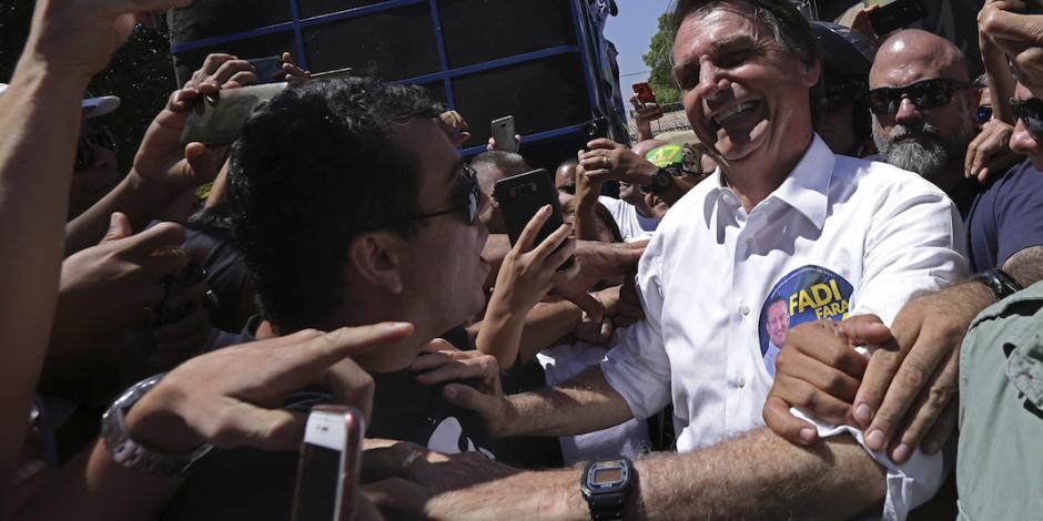 "Estoy bien y recuperándome": candidato apuñalado en Brasil