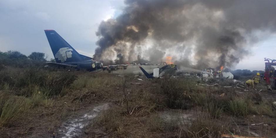 VIDEO: Avión de Aeroméxico se desploma en Durango con 101 personas