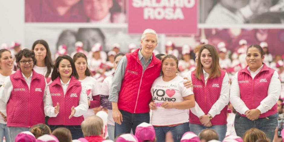Destaca Del Mazo labor de mujeres al entregar salario rosa