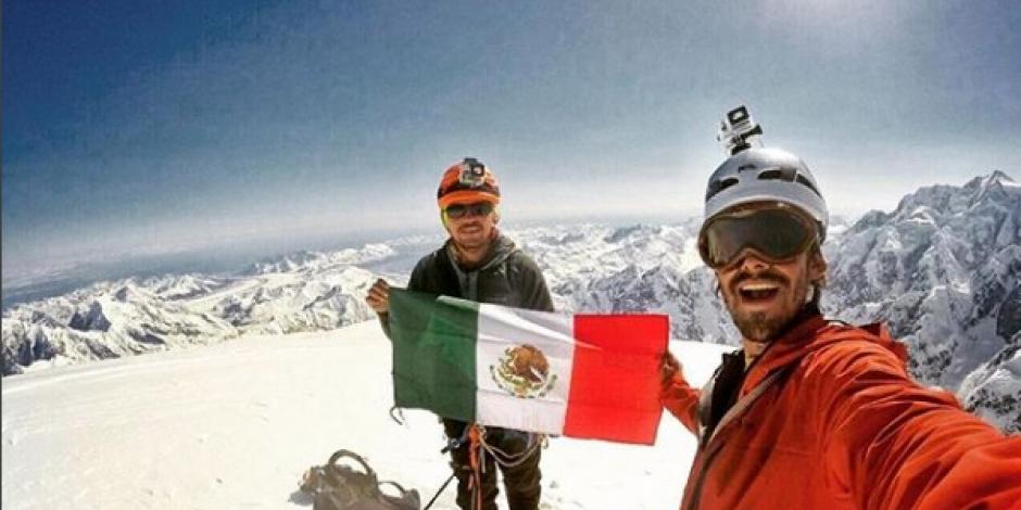 Montañistas mexicanos mueren al descender a rapel en Andes peruanos