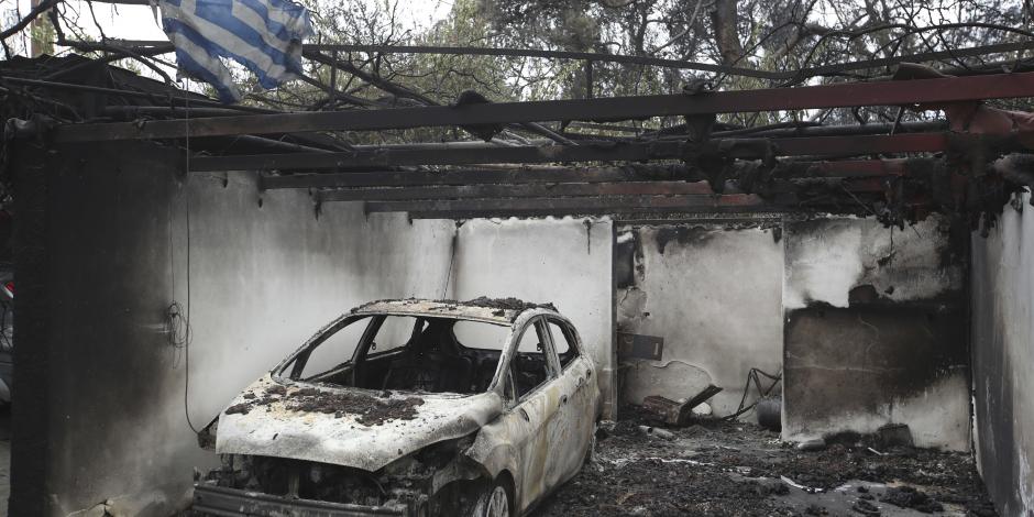 Incendios rodean a Atenas con saldo inicial de 50 muertos y 150 heridos