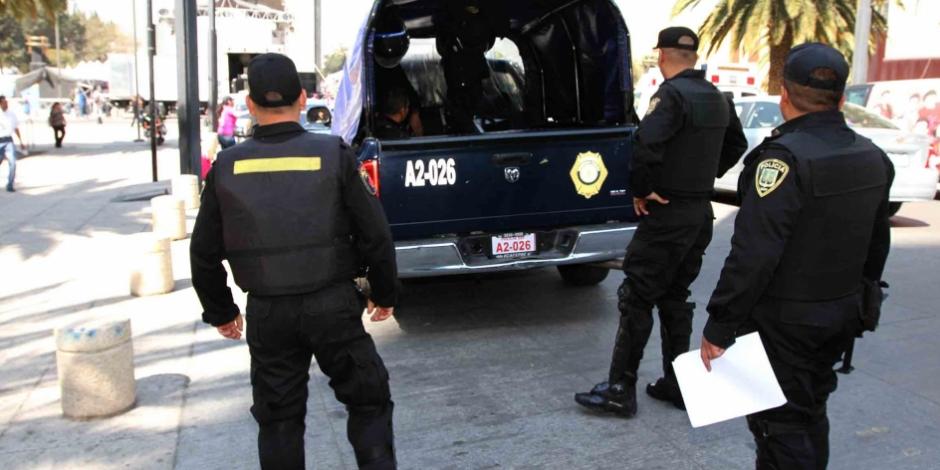 Para evitar detención por narcomenudeo, lanza tíner a policía de CDMX