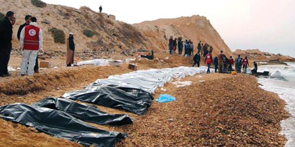 Naufragan 103 en Libia; al menos 13 muertos