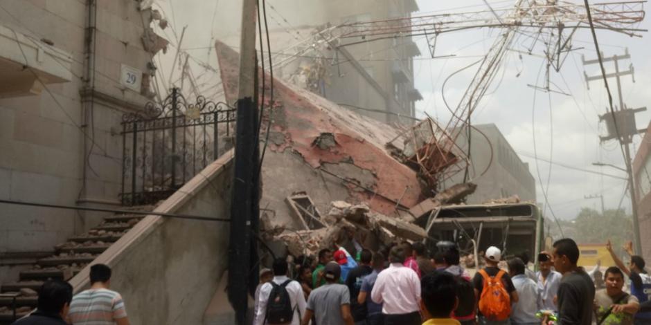 FOTOS: Sismo deja en ruinas Torre Latino en Cuernavaca