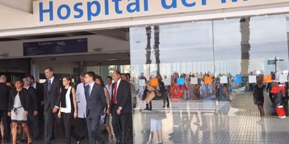 Reyes de España visitan a las víctimas del atentado terrorista en Barcelona