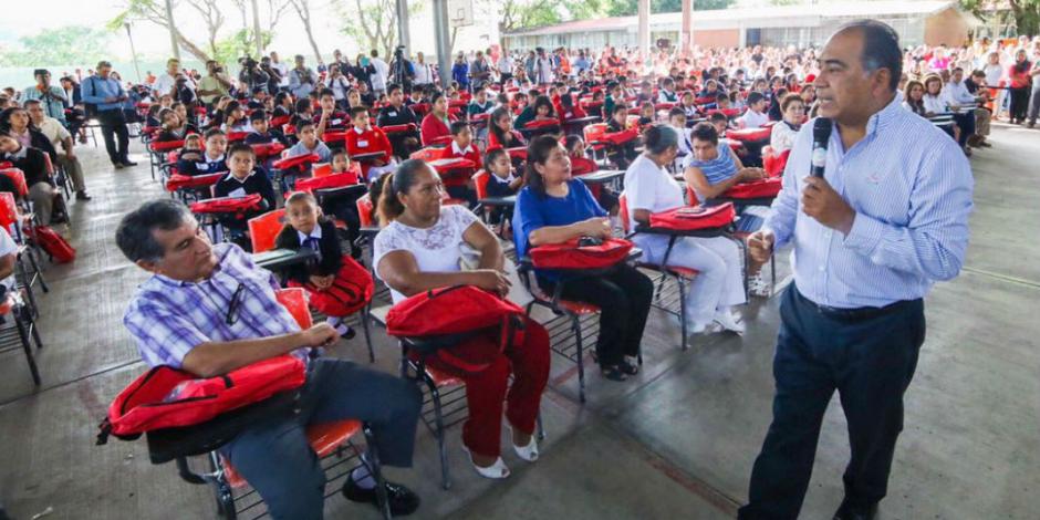 Rehabilita Guerrero 500 escuelas en sólo dos años