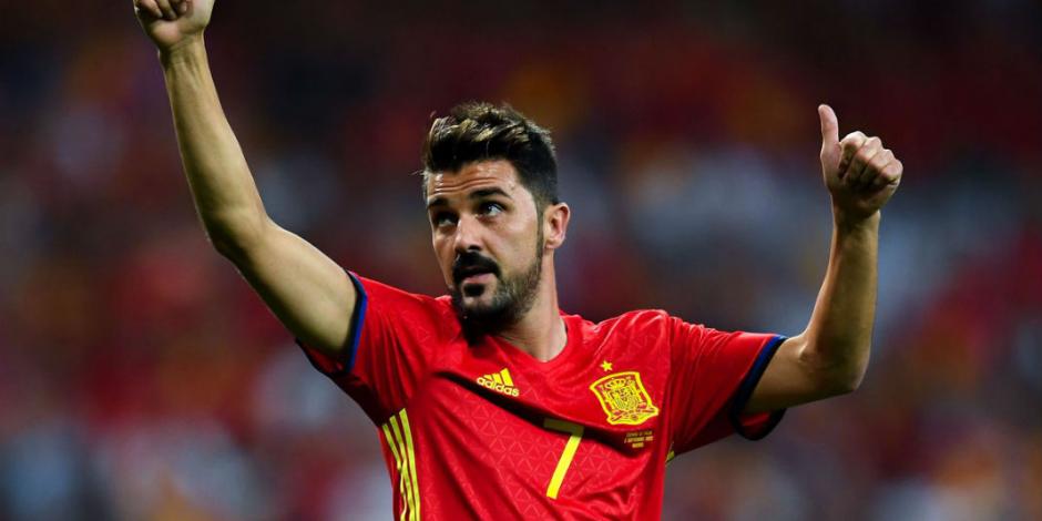 España golea 3-0 a Italia y pone un pie en Rusia