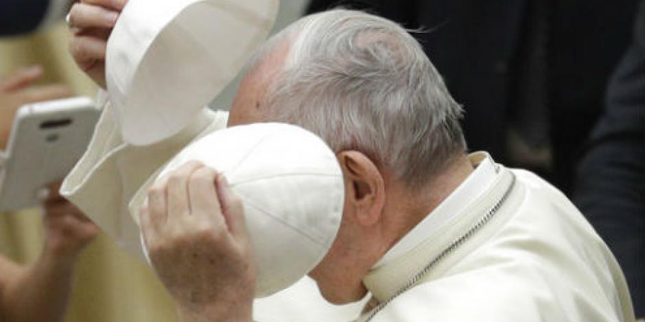 Sacerdotes pedófilos "en absoluta monstruosidad", condena el Papa
