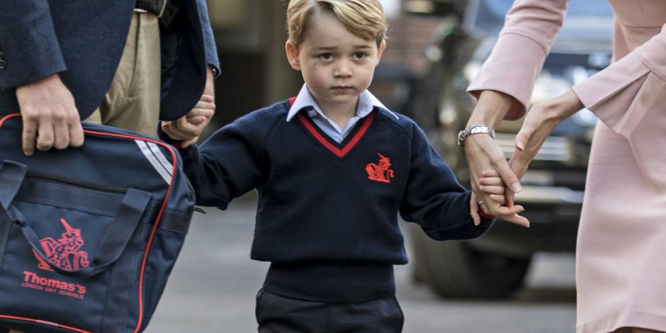 Asiste hijo de duques de Cambridge a primer día de clases