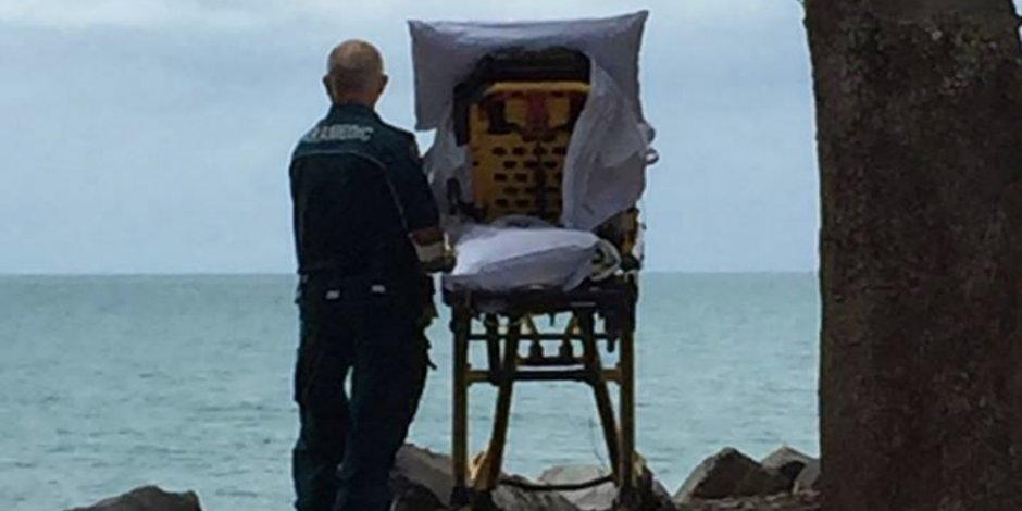 Paramédicos cumplen el último deseo de su paciente; la foto conmueve en redes
