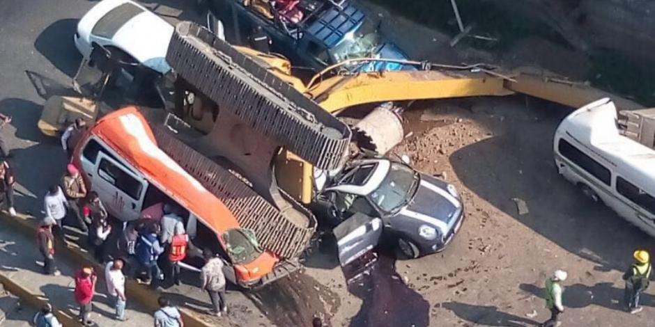FOTOS: Caída de retroexcavadora sobre autos deja dos muertos en Interlomas