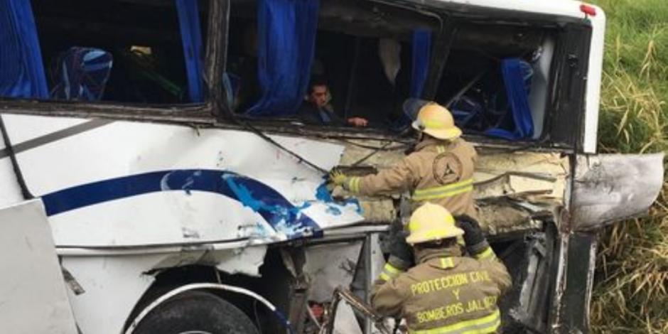 Siguen hospitalizadas 11 personas del club Altamira tras choque en Jalisco