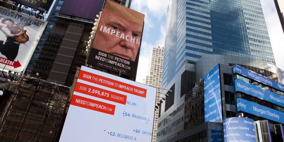 Millonario financia campaña en Time Square para destituir a Trump
