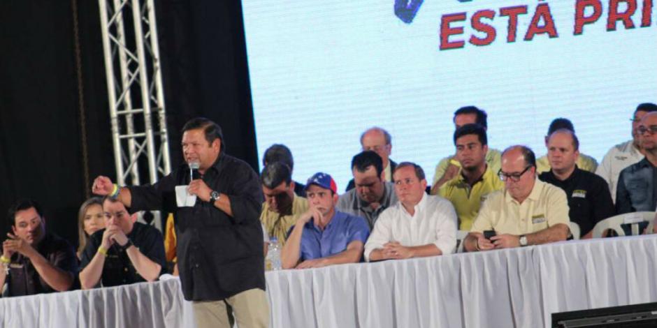 Candidato opositor en Venezuela impugna elección y procede