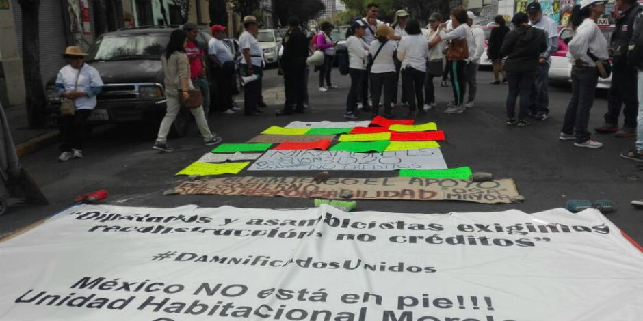 Marchan damnificados sobre calzada de Tlalpan