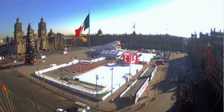 Todo listo en el Zócalo de la CDMX para la inauguración de la pista de hielo