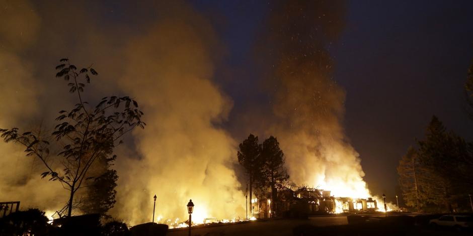 FOTOS: Voraces incendios en California dejan al menos 10 personas fallecidas