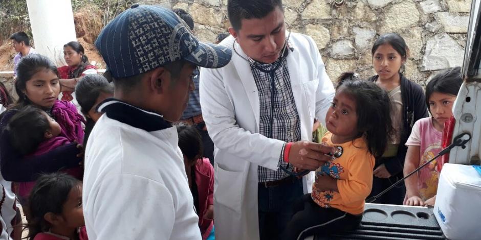 Chiapas realiza caravanas de salud en favor de familias de Chalchihuitán y Chenalhó