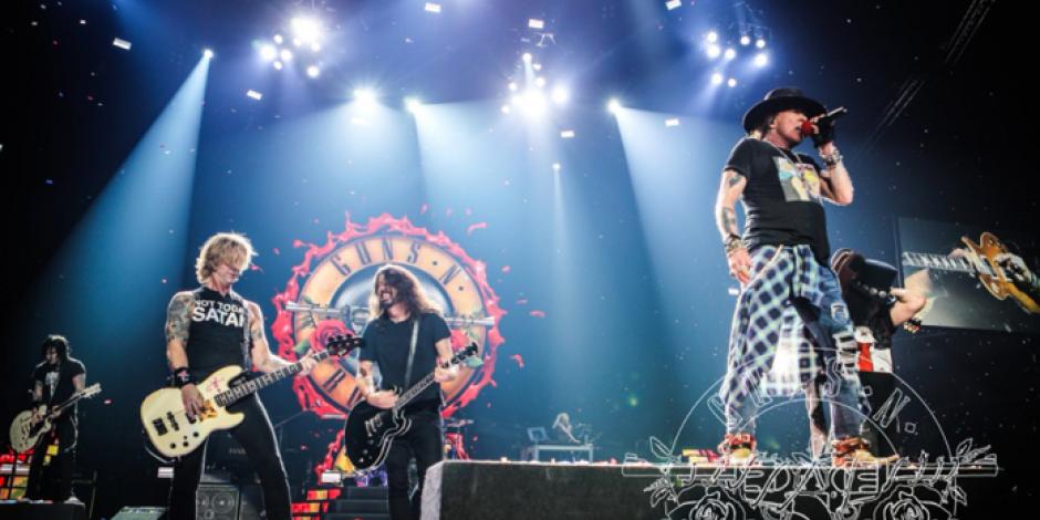 VIDEO: Dave Grohl se echa un "palomazo" con Guns N’ Roses