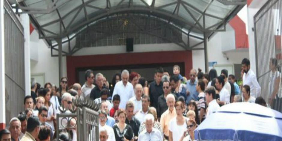 FOTOS: Ofrecen misa de cuerpo presente a Mara Fernanda
