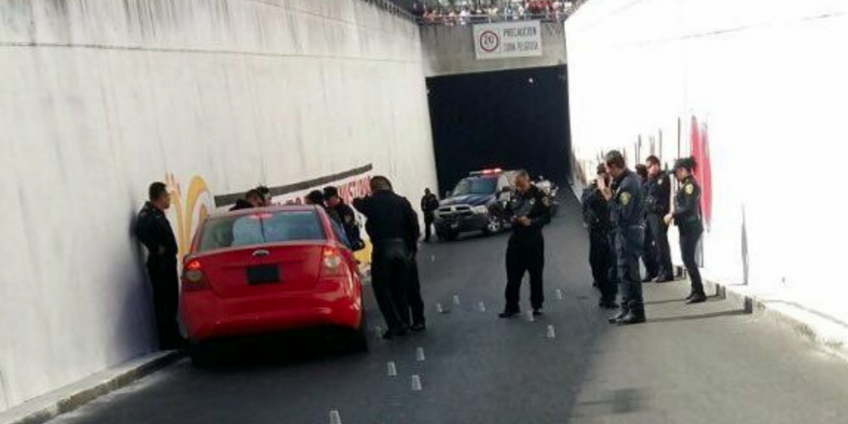 Asesinan a tiros a policía a bordo de su auto en avenida Oceanía